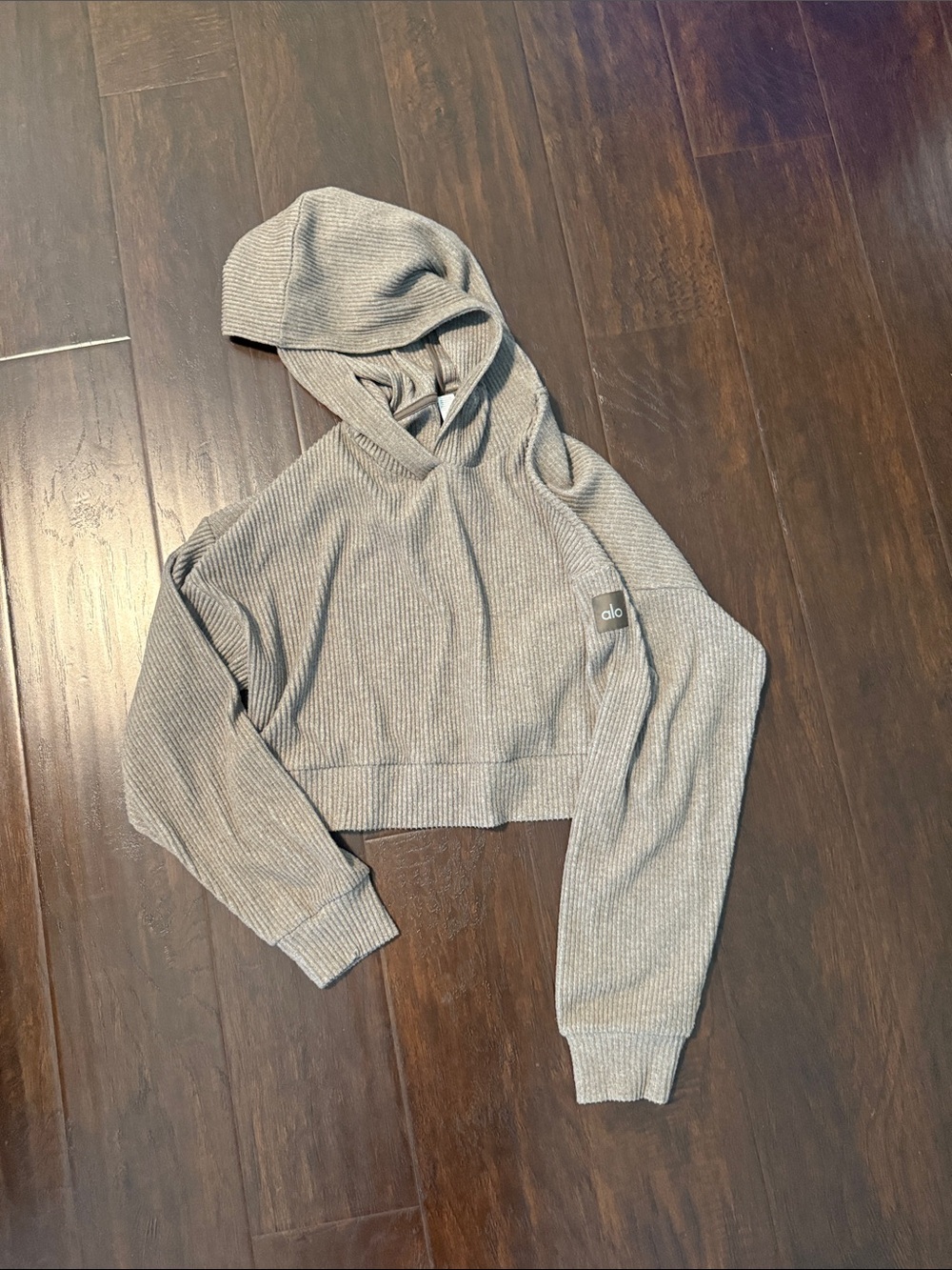 ALO Yoga Ribbed Cropped Hoodie - Heather Gray